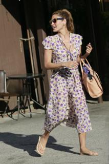 Eva Mendes feet photo thumbnail