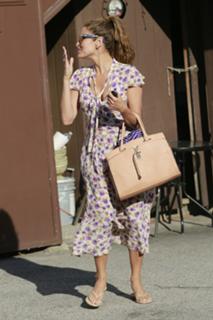 Eva Mendes feet photo thumbnail