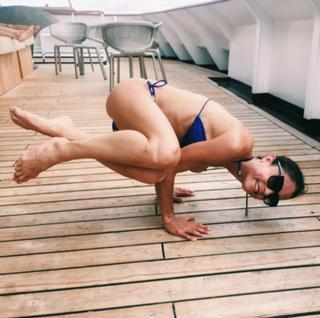 Bethenny Frankel feet photo thumbnail