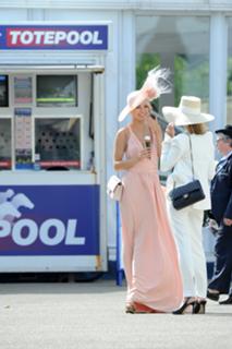 Kimberley Garner feet photo thumbnail