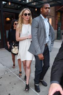 Jennifer Lawrence feet photo thumbnail