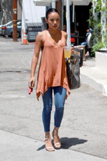 Karrueche Tran feet photo thumbnail
