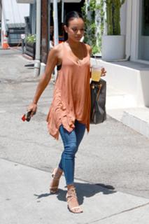 Karrueche Tran feet photo thumbnail