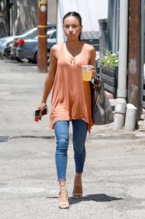 Karrueche Tran feet photo thumbnail