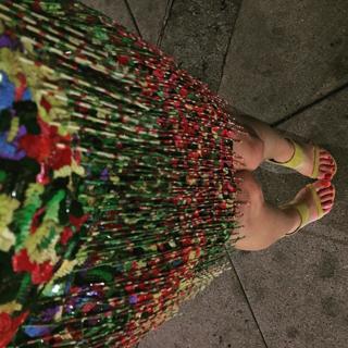 Elizabeth Banks feet photo thumbnail