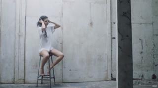 Selena Gomez feet photo thumbnail