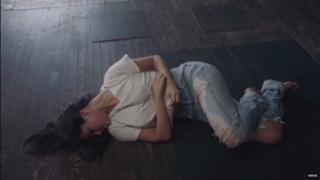 Selena Gomez feet photo thumbnail