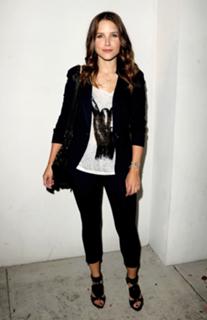 Sophia Bush feet photo thumbnail