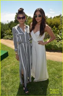 Zendaya feet photo thumbnail