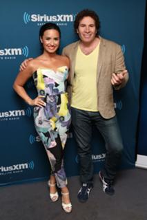 Demi Lovato feet photo thumbnail