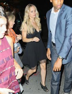 Jennifer Lawrence feet photo thumbnail