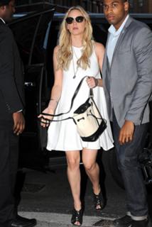Jennifer Lawrence feet photo thumbnail