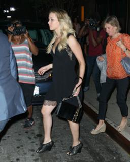 Jennifer Lawrence feet photo thumbnail