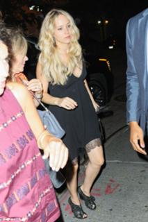Jennifer Lawrence feet photo thumbnail