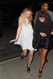 Jennifer Lawrence feet photo thumbnail