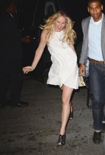 Jennifer Lawrence feet photo thumbnail