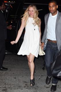 Jennifer Lawrence feet photo thumbnail