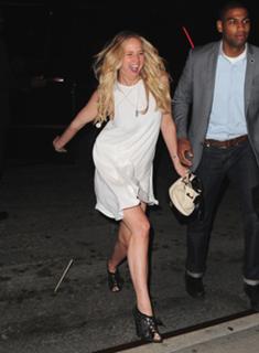 Jennifer Lawrence feet photo thumbnail