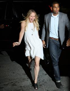Jennifer Lawrence feet photo thumbnail