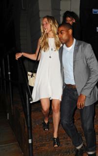 Jennifer Lawrence feet photo thumbnail