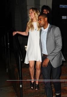 Jennifer Lawrence feet photo thumbnail