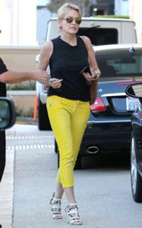 Sharon Stone feet photo thumbnail