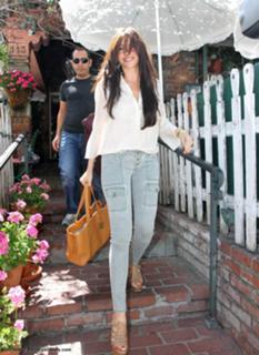 Sofía Vergara feet photo thumbnail