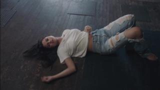Selena Gomez feet photo thumbnail
