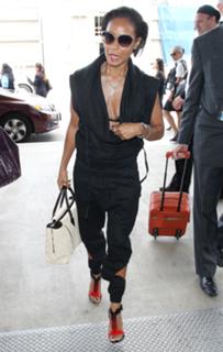 Jada Pinkett Smith feet photo thumbnail