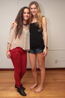 Joss Stone feet photo thumbnail