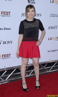 Jennette McCurdy feet photo thumbnail