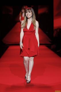 Jennette McCurdy feet photo thumbnail