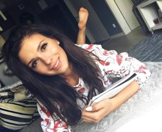 Klaudia Halejcio feet photo thumbnail