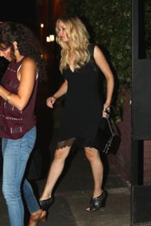 Jennifer Lawrence feet photo thumbnail