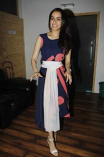 Shraddha Kapoor feet photo thumbnail