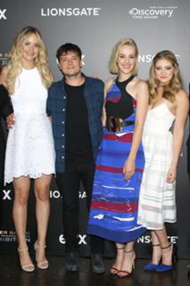 Jennifer Lawrence feet photo thumbnail