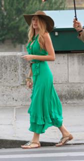 Blake Lively feet photo thumbnail