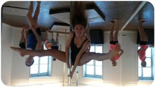 Klaudia Halejcio feet photo thumbnail