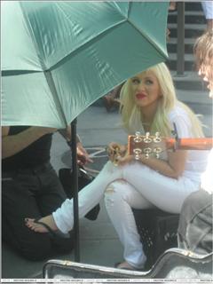Christina Aguilera feet photo thumbnail