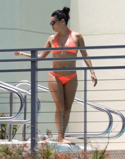 Eva Longoria feet photo thumbnail