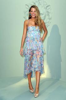 Blake Lively feet photo thumbnail
