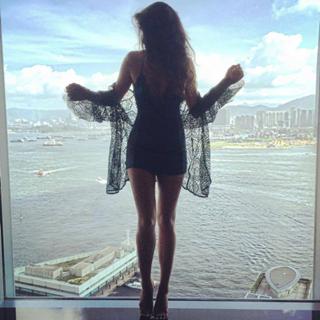 Shay Mitchell feet photo thumbnail