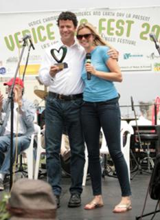 Amy Smart feet photo thumbnail