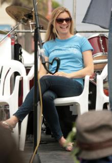 Amy Smart feet photo thumbnail