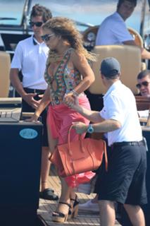 Mariah Carey feet photo thumbnail