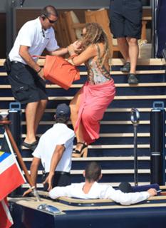 Mariah Carey feet photo thumbnail