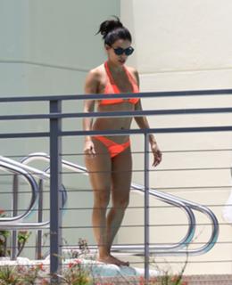 Eva Longoria feet photo thumbnail