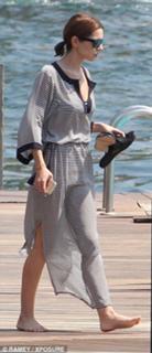 Cheryl feet photo thumbnail