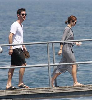 Cheryl feet photo thumbnail