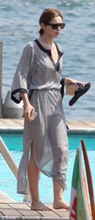 Cheryl feet photo thumbnail